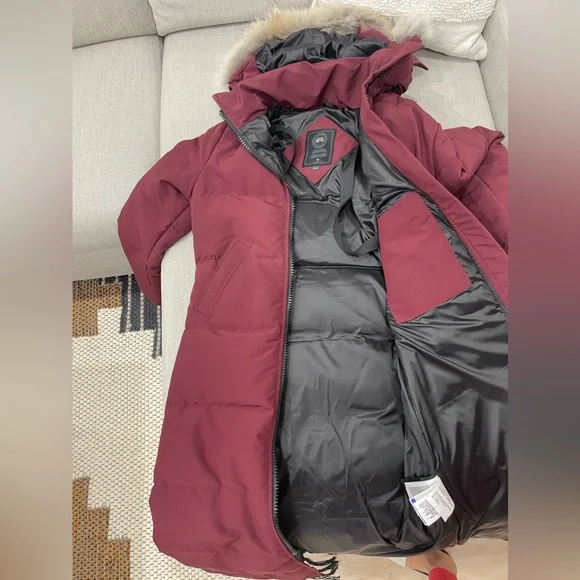 Canada Goose Mystique Parka with Natural fur size XS